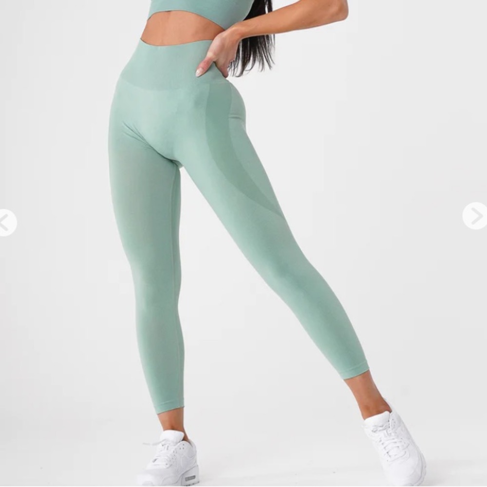 NVGTN sage contour leggings